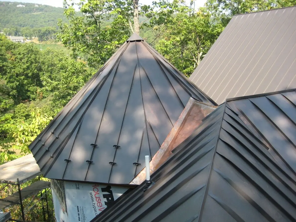 Professional Roof Tarp Installation by Craftsman Roofing in Hamlet Lakes